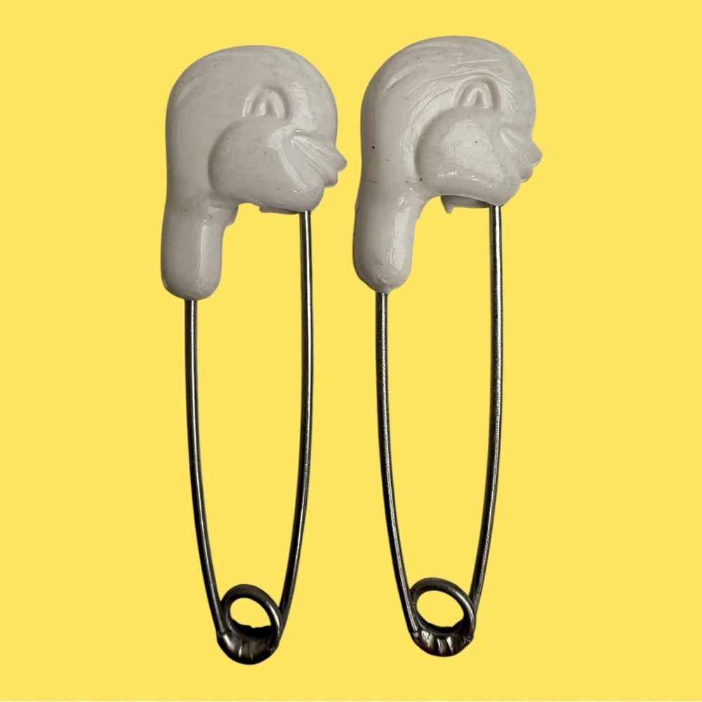 Set of 2 Vintage White Chic-a-dee Diaper Pins Baby Chicks Birds